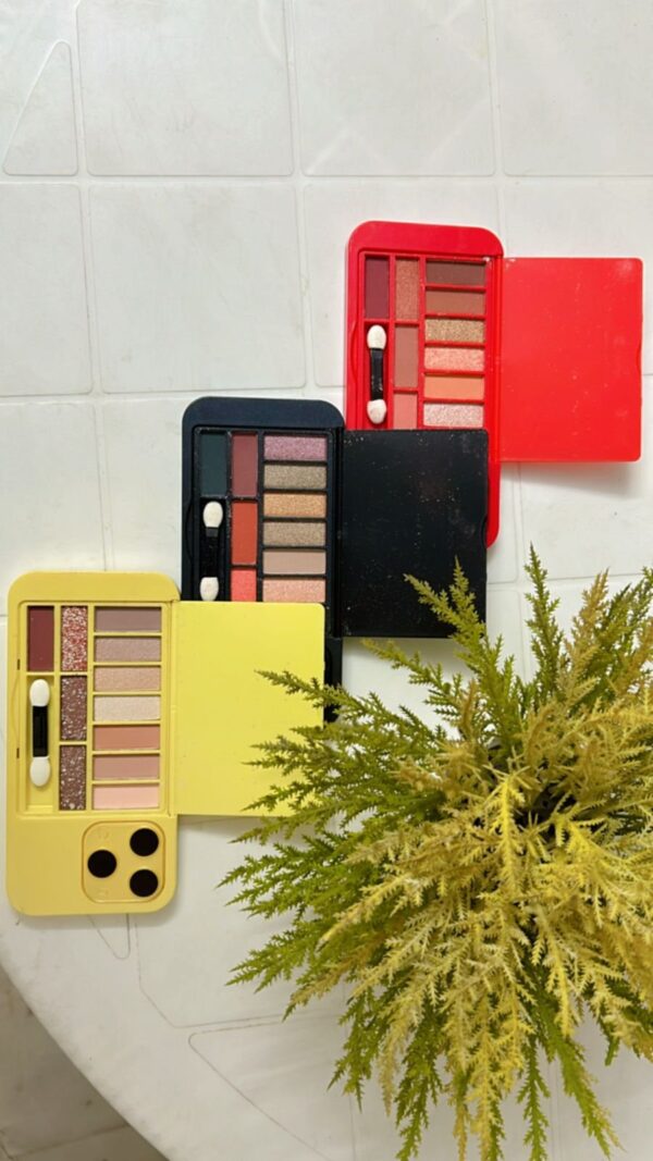 Iphone Shaped 11 Color Eyeshadow Palette